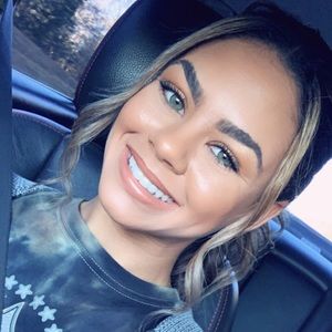 Meet your Posher, Kaleigha